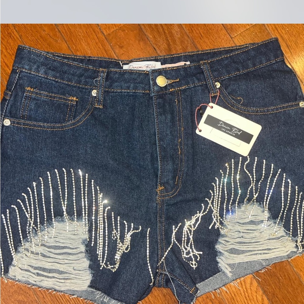 💎 NWT size large boutique, brand, Denim BLVD Los Angeles rhinestone Jean shorty